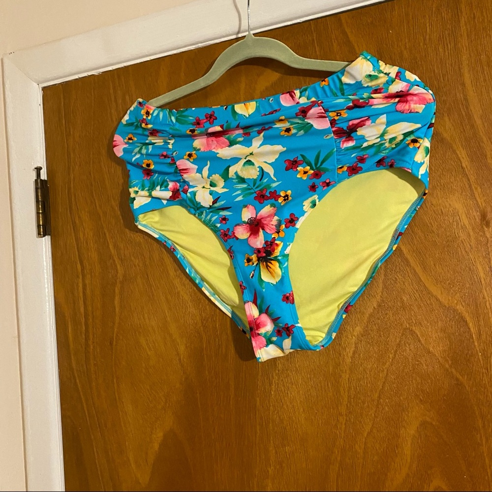 Forever 21 high waisted floral print bikini bottom size xl - Picture 3 of 6